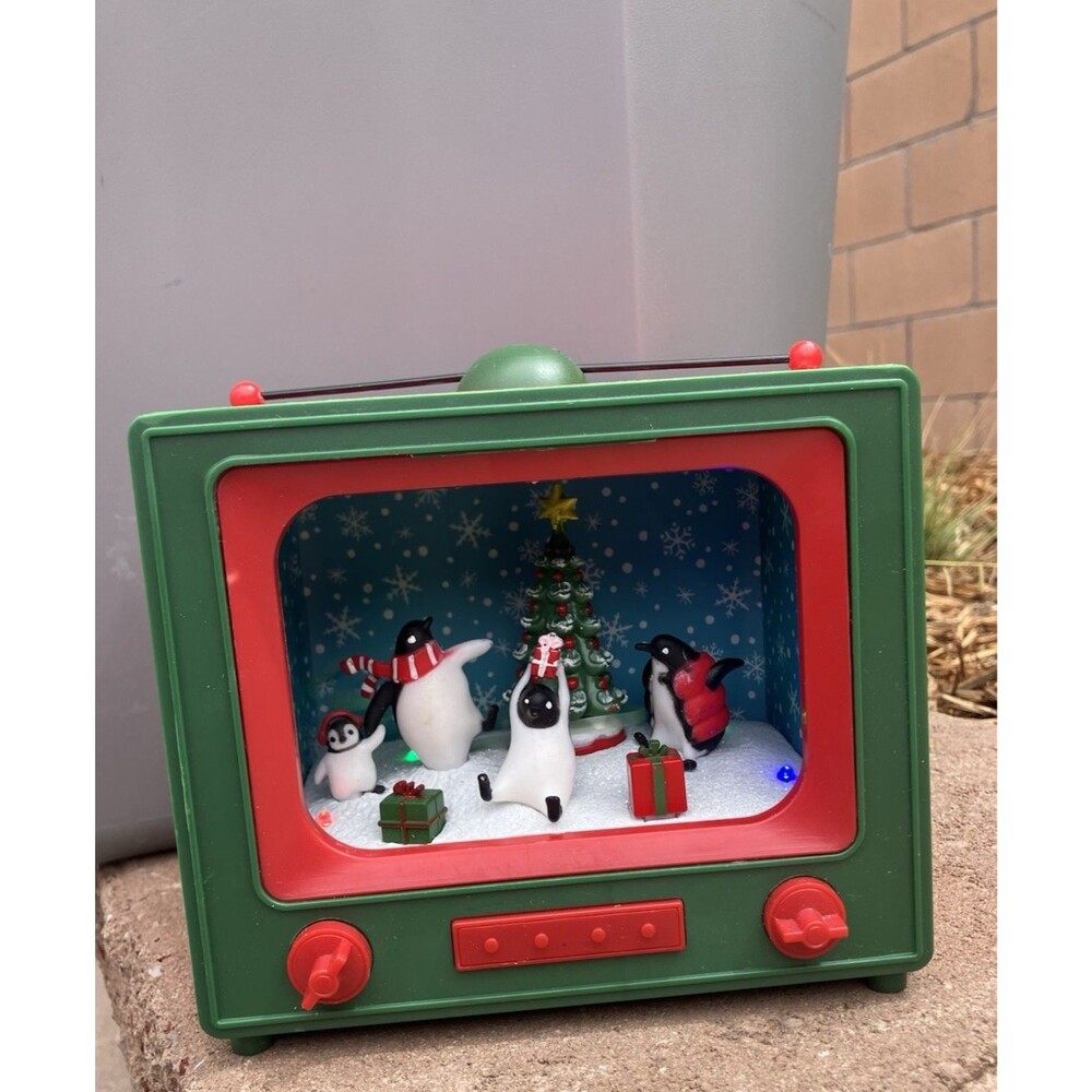 Target Christmas Penguin Tag Animated Musical Rotating Tree Decoration 6” Works